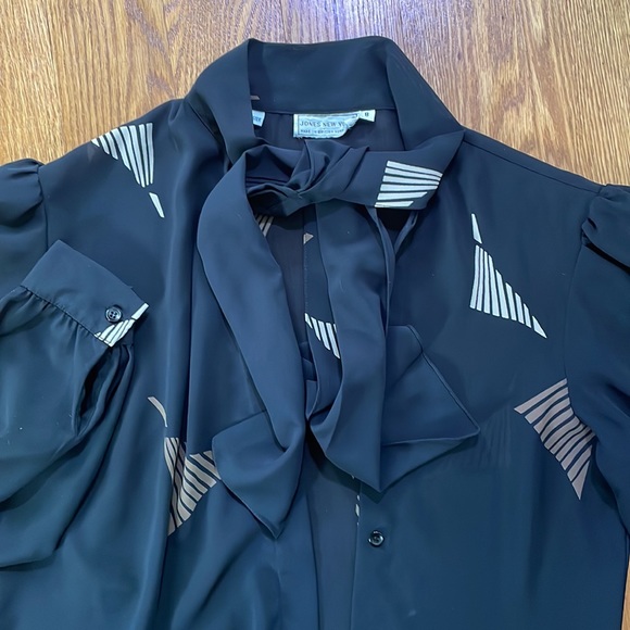 Vintage Jones New York Black Geometric Button Down Blouse - Picture 6 of 6